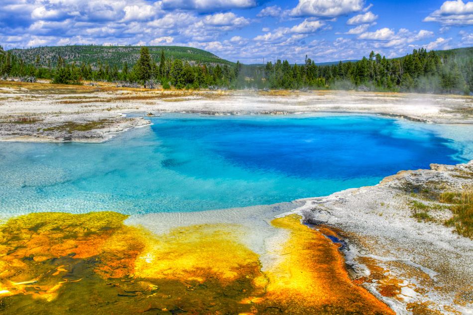 Scenic Landscapes of Geothermal activity of Yellowstone Nation